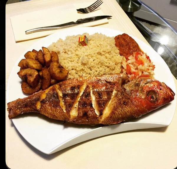 Attiéké poisson grillé (Sosso)