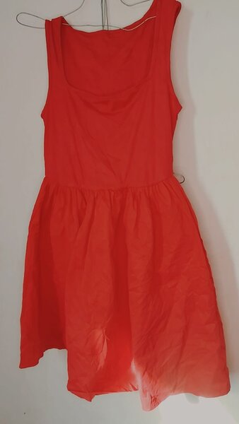 Robe rouge évasée élégante