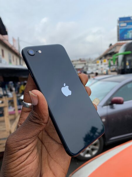 iPhone SE 2022 (CE)
