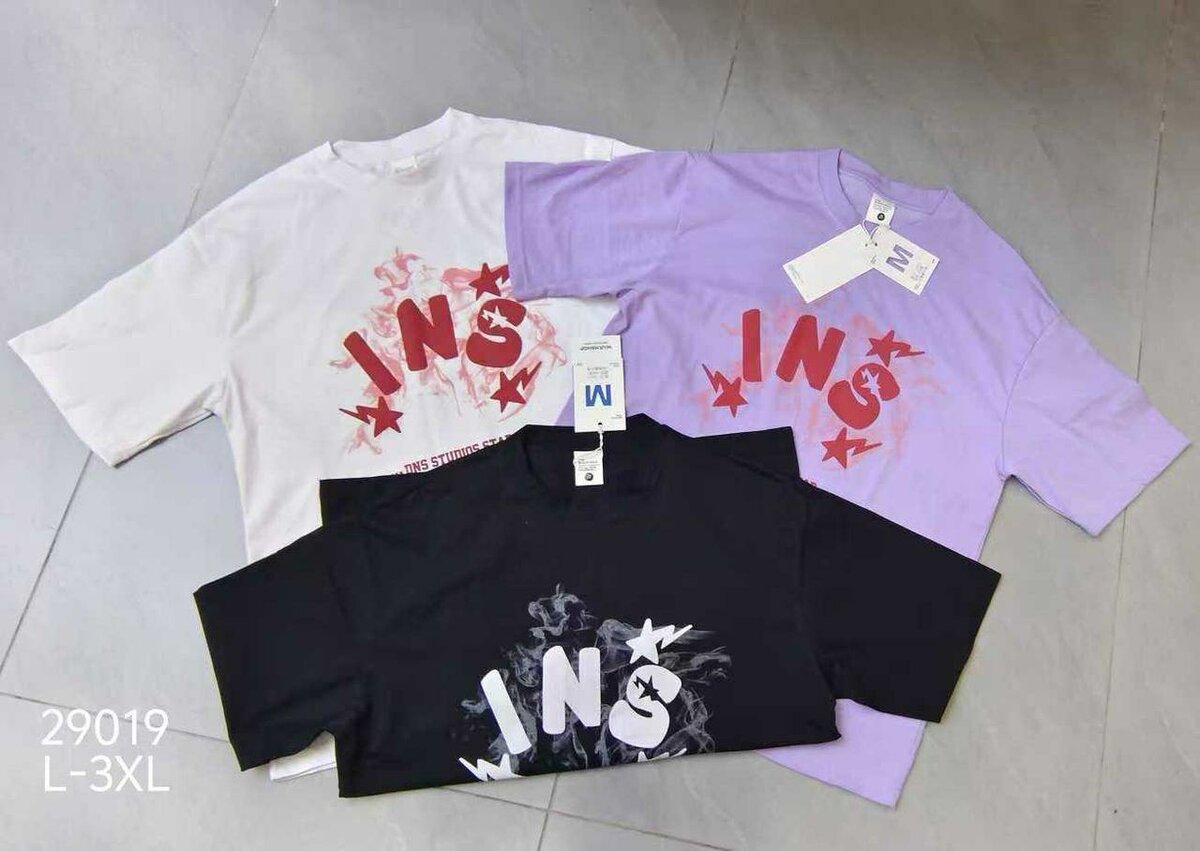 T-shirt streetwear graphique