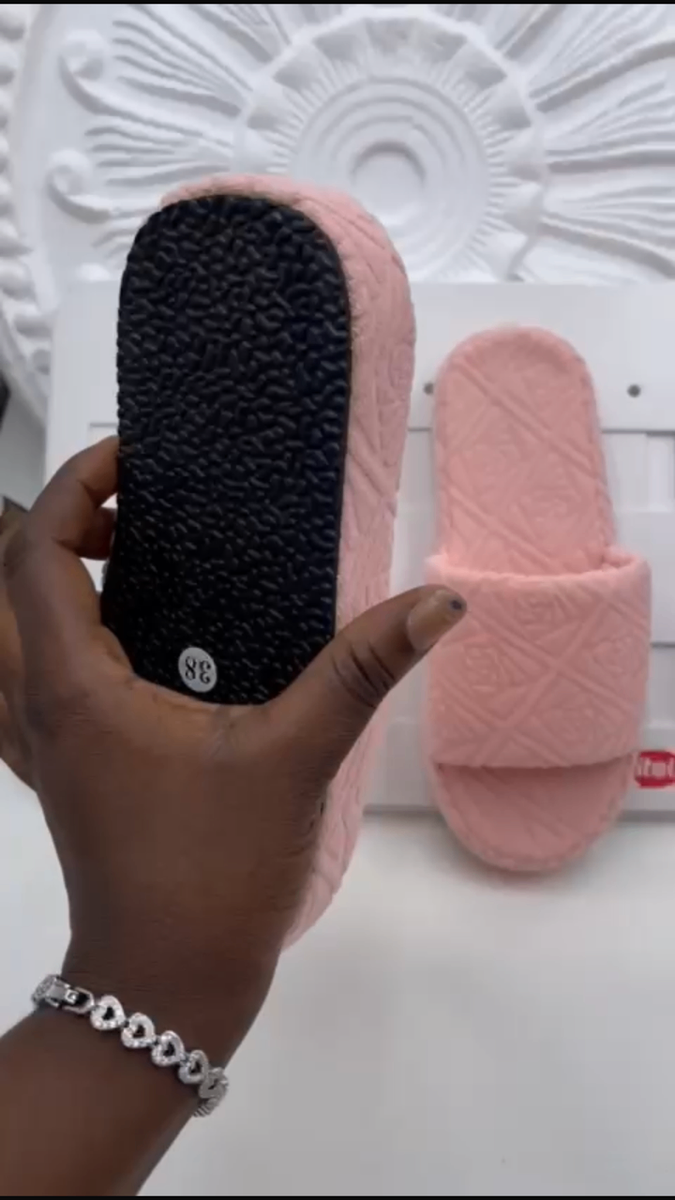 Ladies slippers