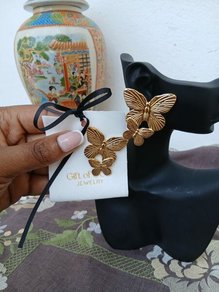 Boucles d'oreilles papillon dorées