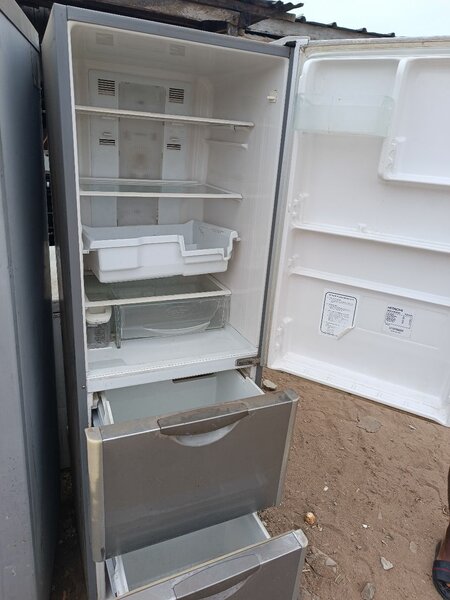 Réfrigérateur combiné moderne