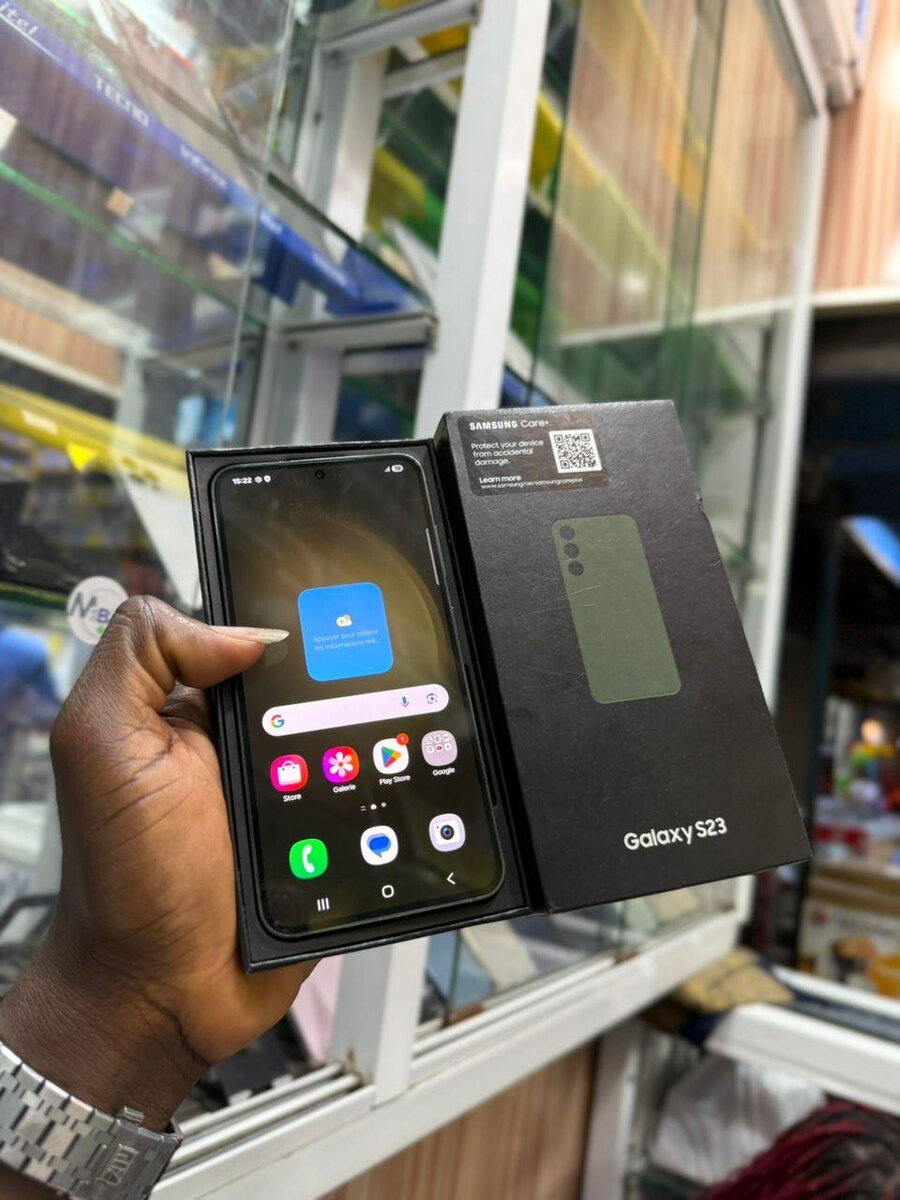 Samsung Galaxy S23 Smartphone