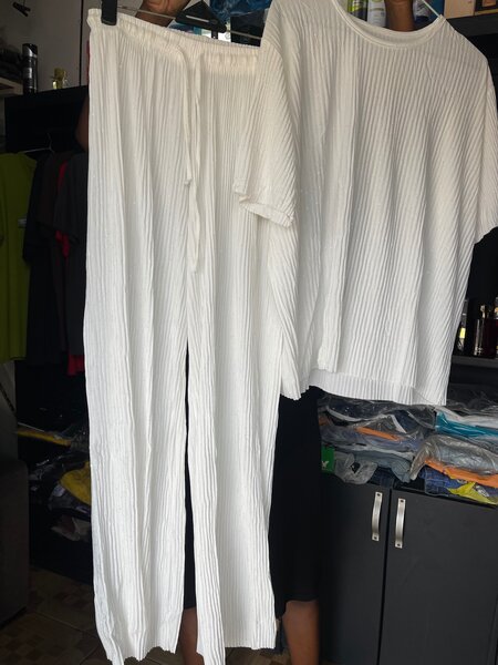 Ladies 2 piece available in different colors