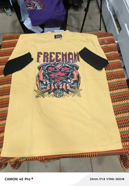 T-shirt  jaune graphique homme