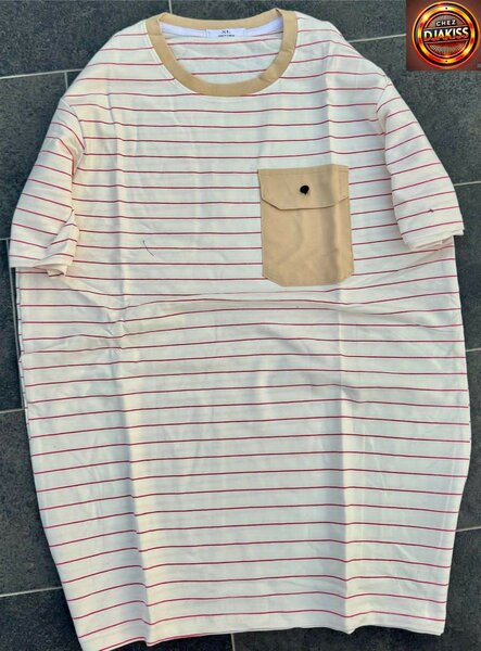 T-shirt rayé à poche