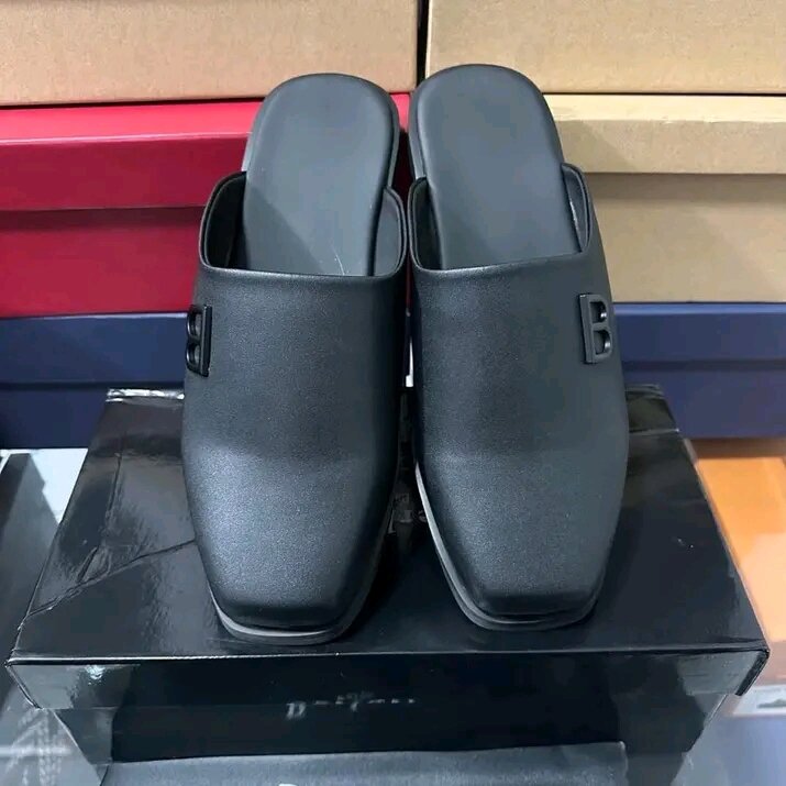 Sandales homme luxe en cuir noir