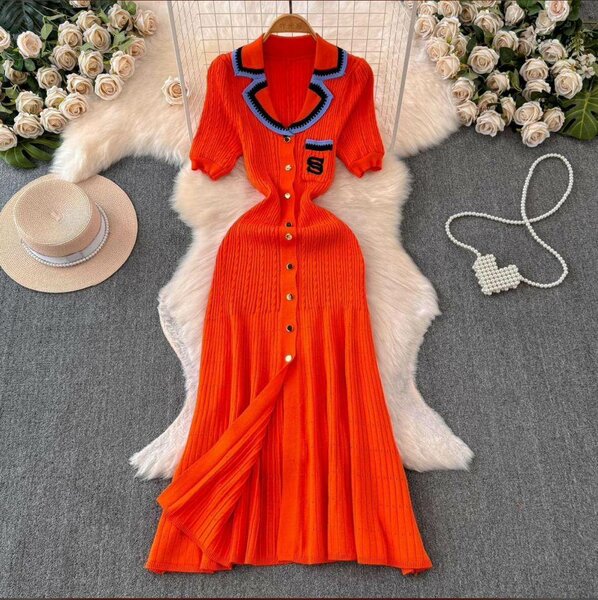 Robe chic boutonnée en maille
