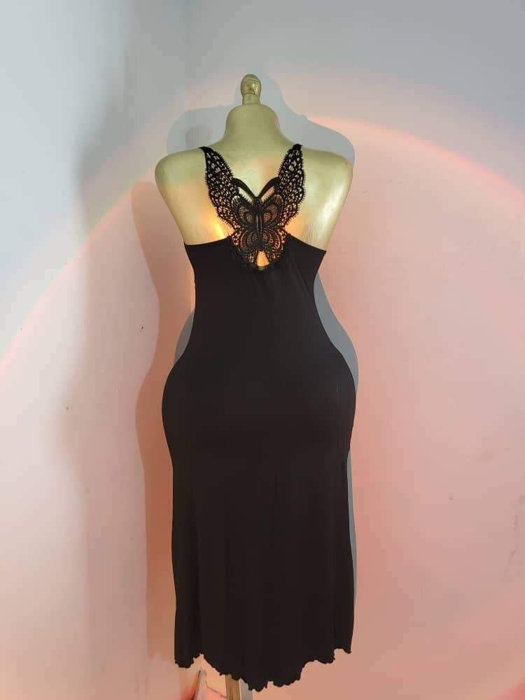 Robe noire moulante