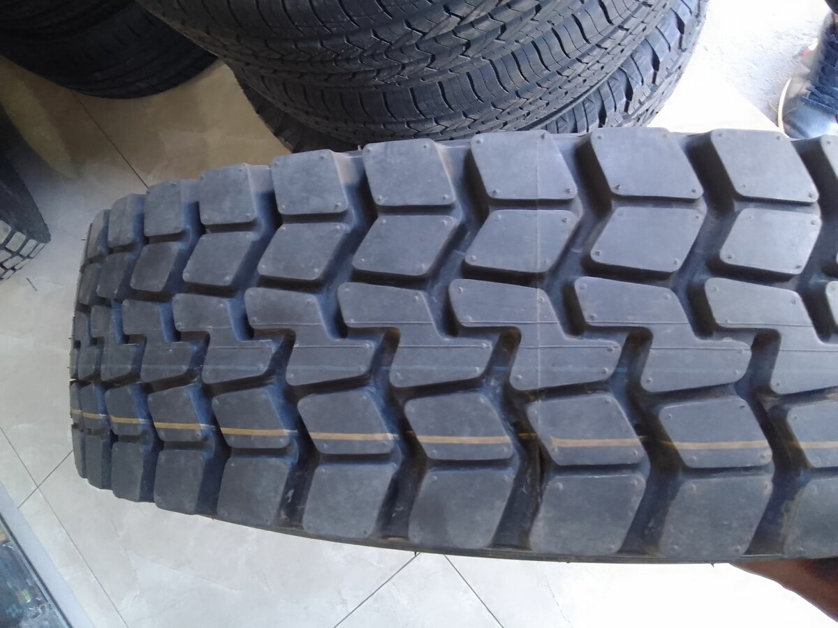 Petromax tyre