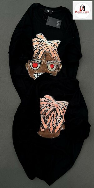 T-shirt noir graphique tendance