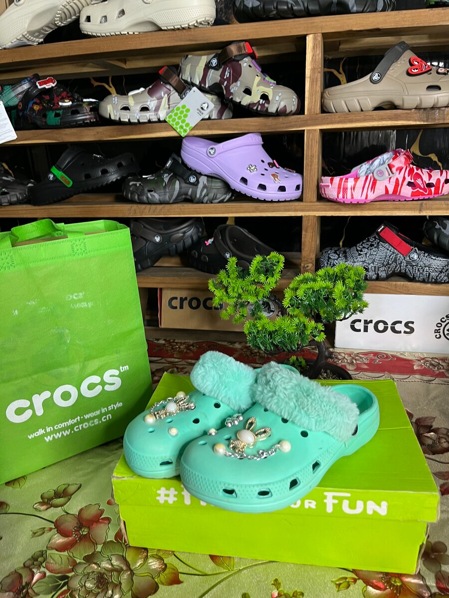 NOUVEAU CROCS Vert ciel