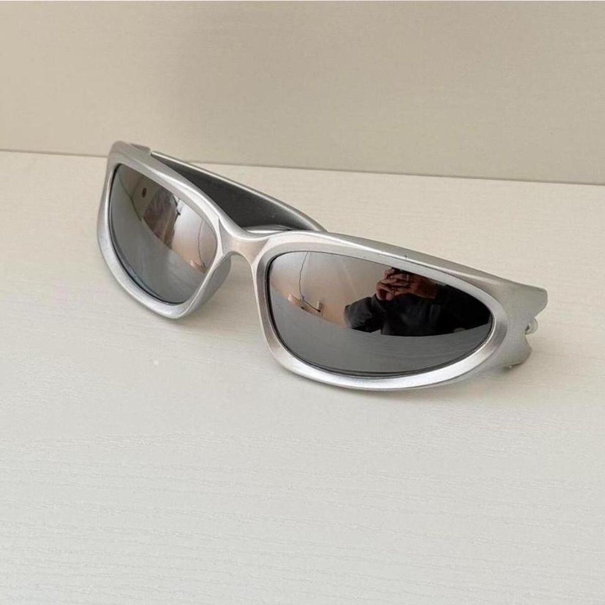 Lunettes de soleil argentées