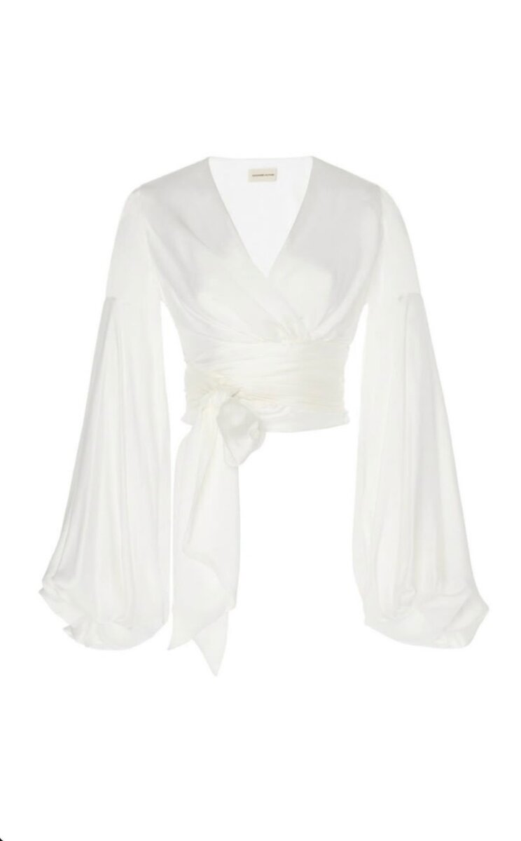 На выпускном одела и все