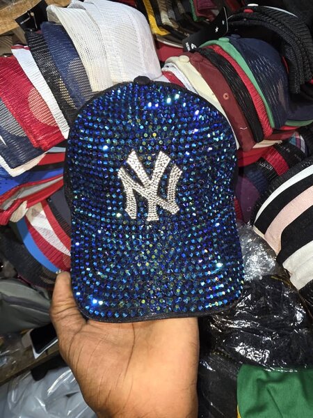 Casquette strass brillante