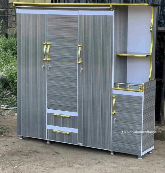 Armoire moderne en bois