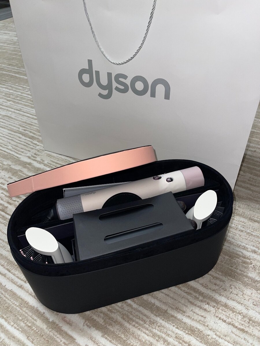 Стайлер Дайсон в цвете сакура