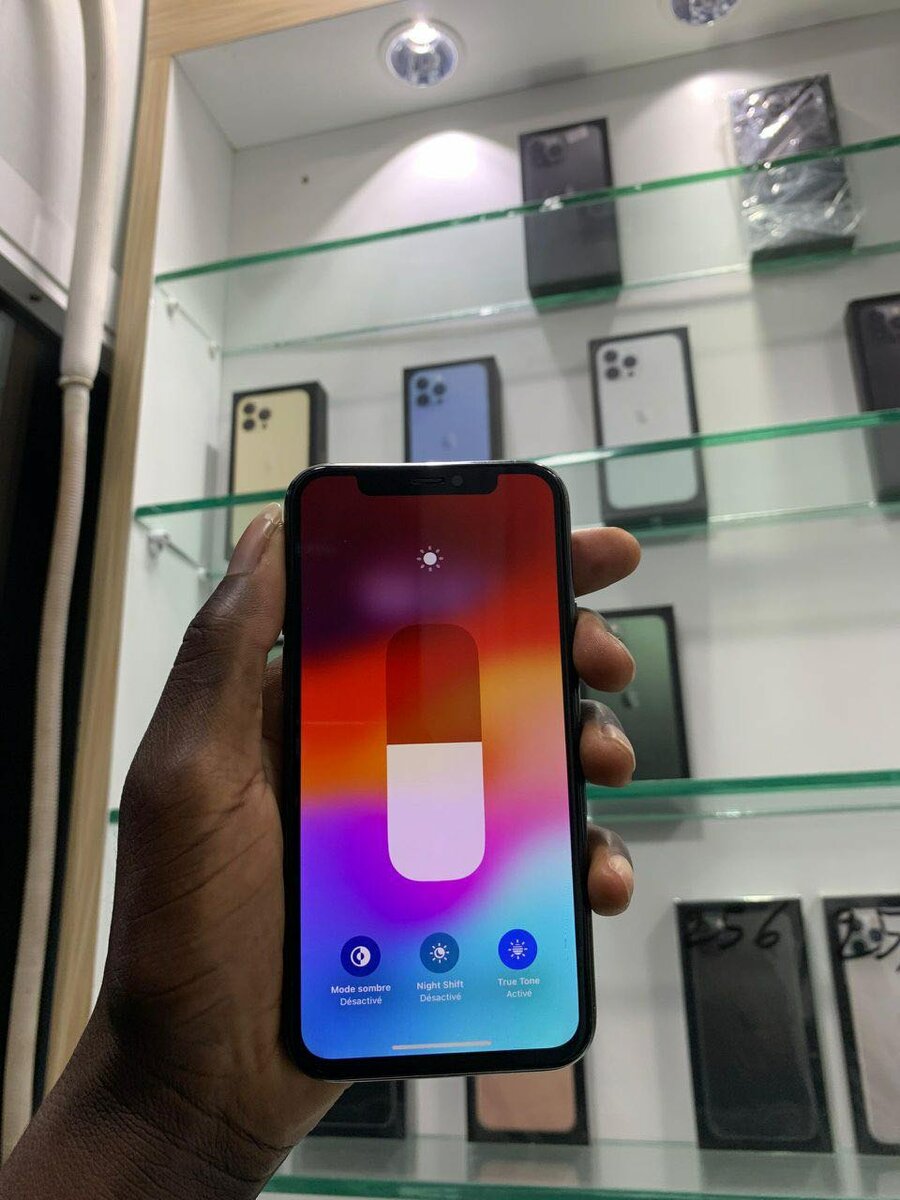 iPhone 11 Pro 64go quasi neuf