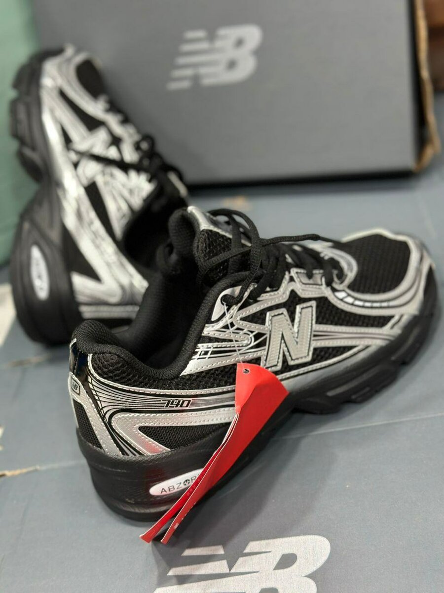 New balance 740
