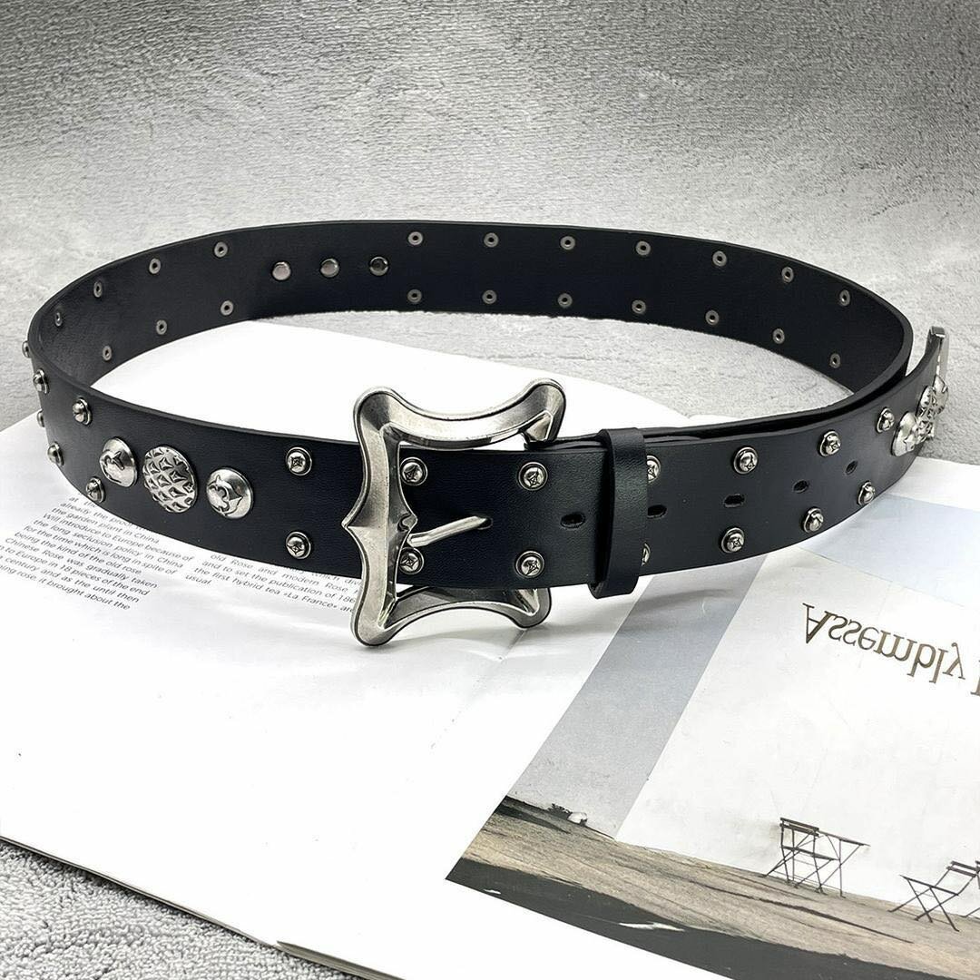 Ceinture en cuir noir cloutée