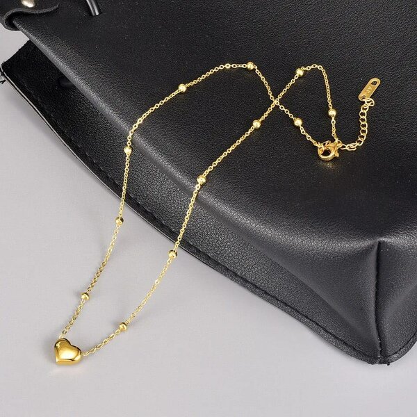 Collier cœur doré élégant