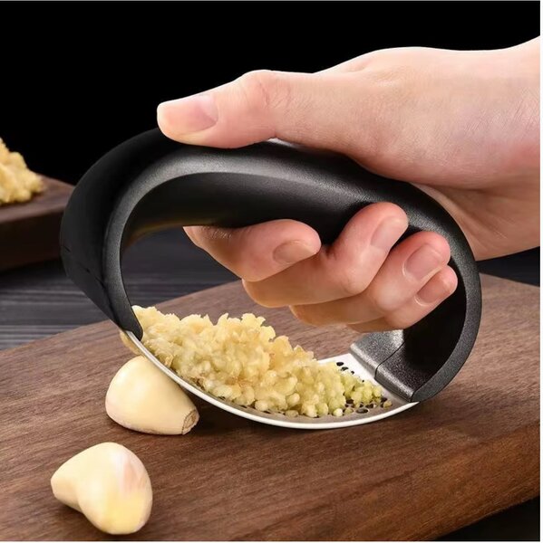Garlic masher