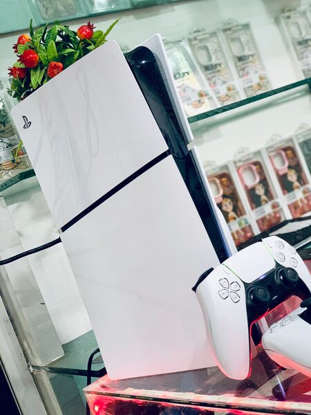 Console PlayStation 5 avec manette