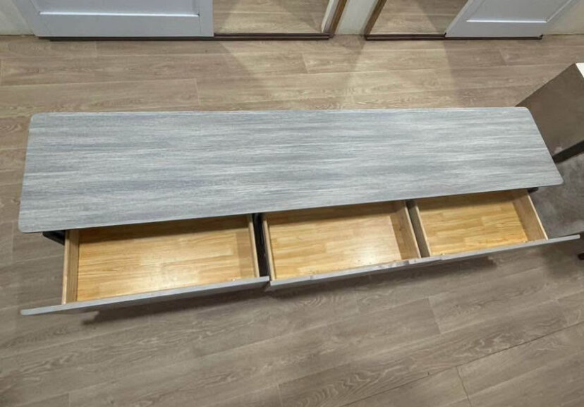 Banc de rangement en bois gris