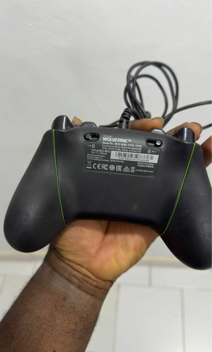 Manette Xbox filaire Wolverine