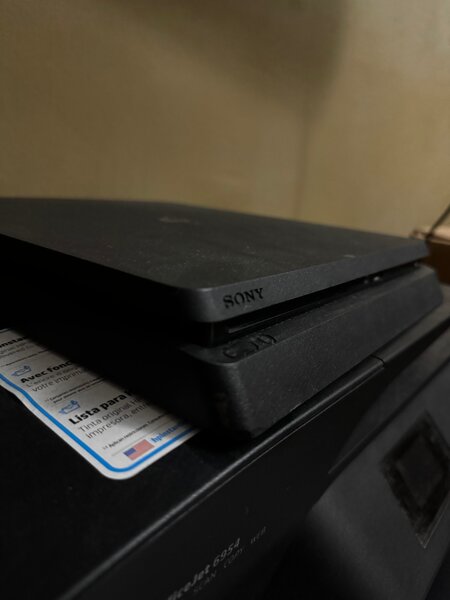 Sony PlayStation 4 Slim