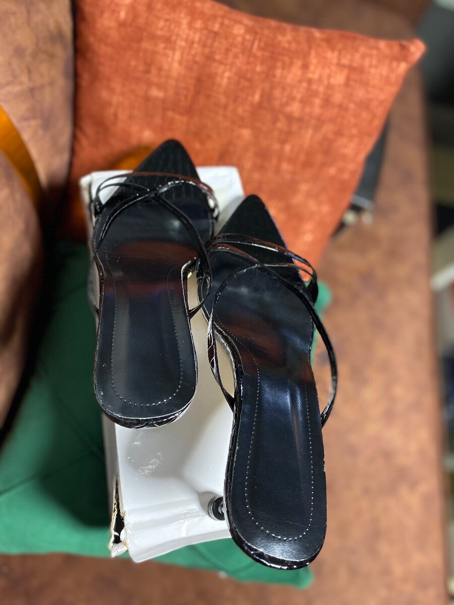 Sandales à talons aiguilles élégantes