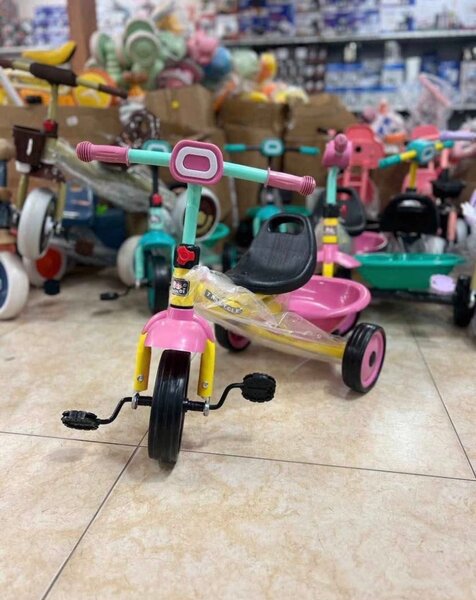 Tricycle coloré enfant