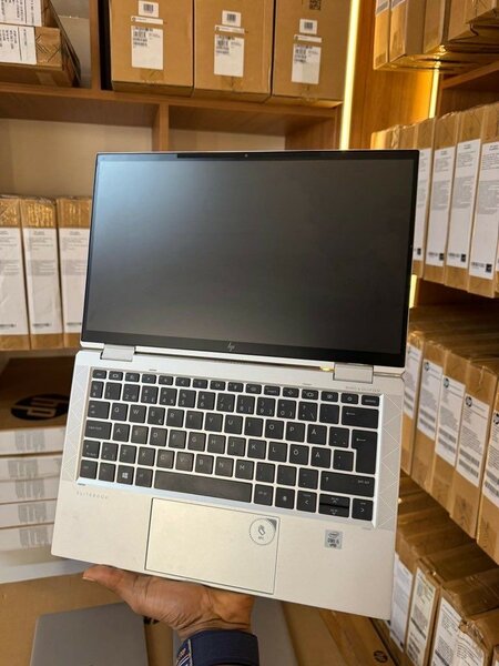 *HP ELITEBOOK 1030 G7*