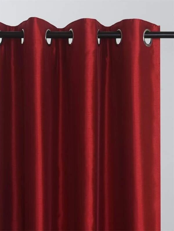 Rideaux rouges grand