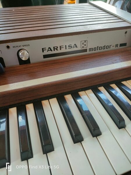 Piano  farfisa