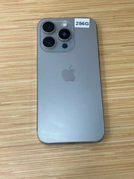 iphone 15 pro 256Go message éc