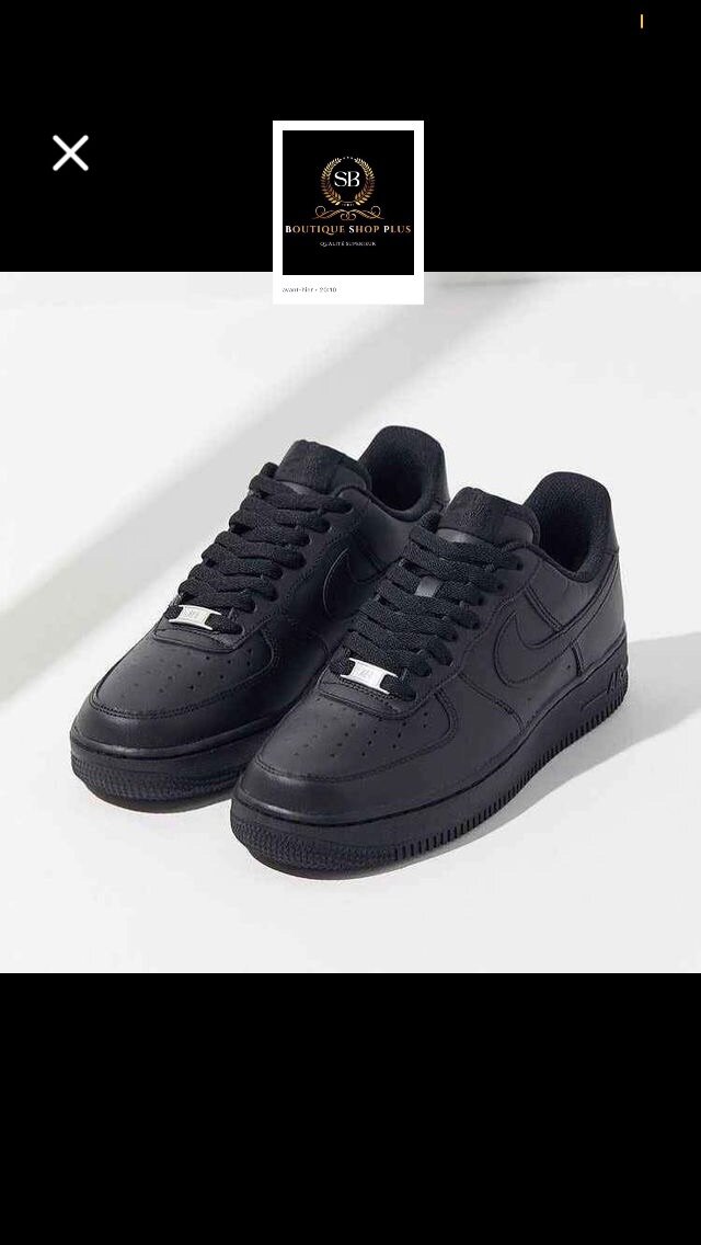 Basket NIKE AIR FORCE  couleurs blanche et noir authe