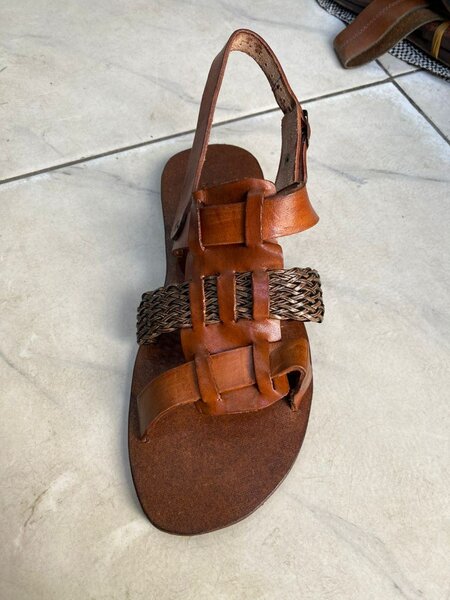 Sandales en cuir rustique