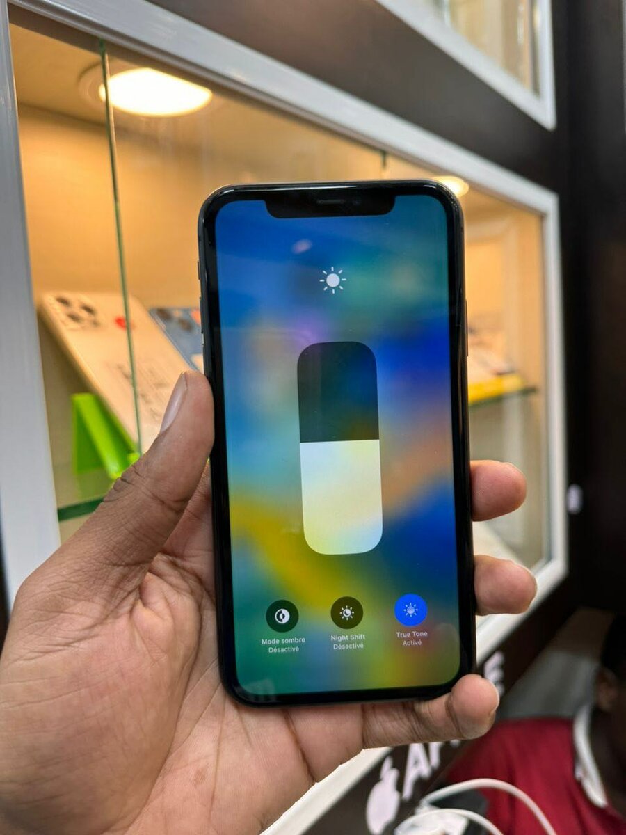 iPhone 11 64G sans id