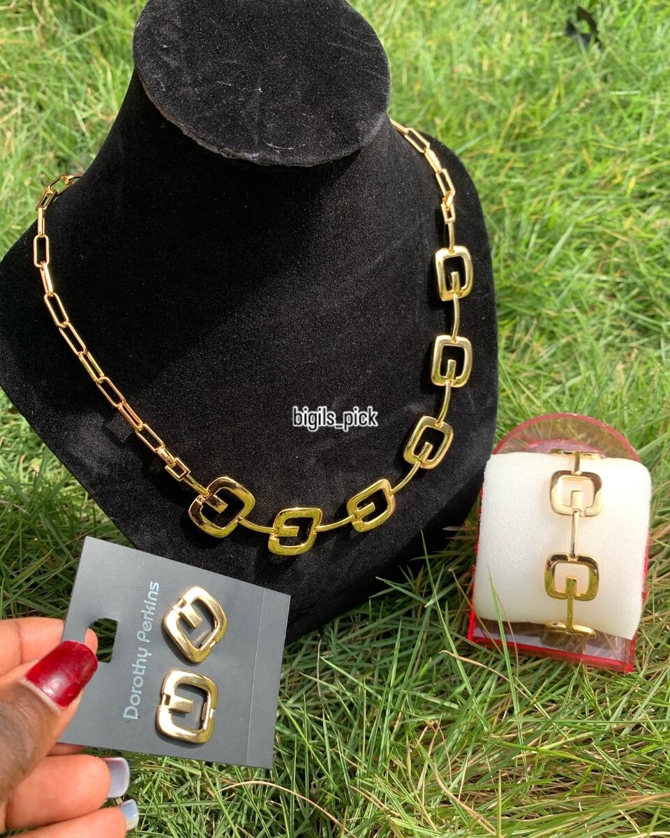 Complete Jewelry set (necklace, bracelet and earring)