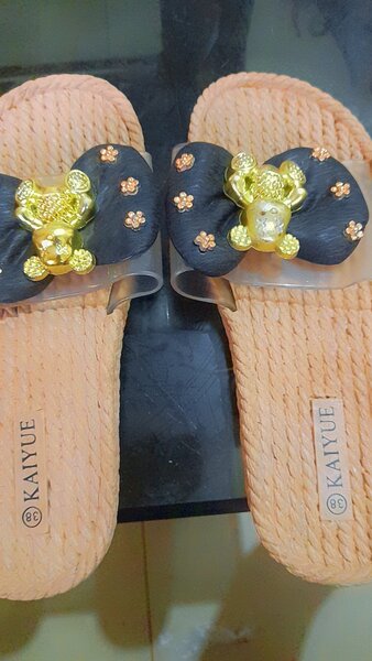 Casual slippers for ladies