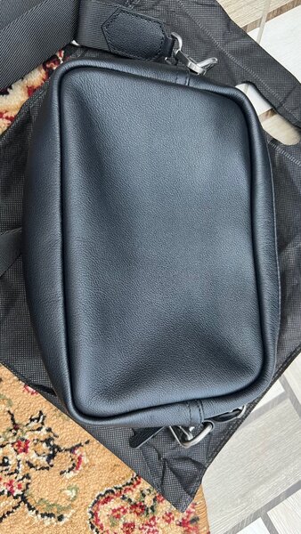 Продаю новый  барсетку