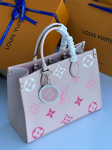 Sac à main Louis Vuitton rose