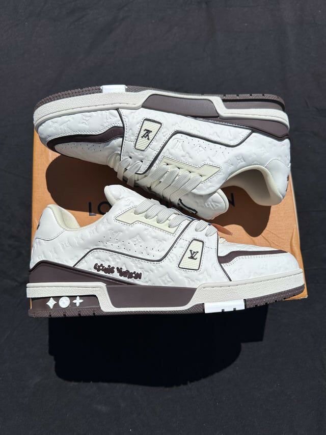 LOUIS VUITTON CLASSIC