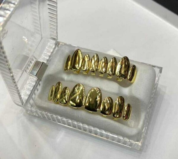 Gold Teeth Grillz