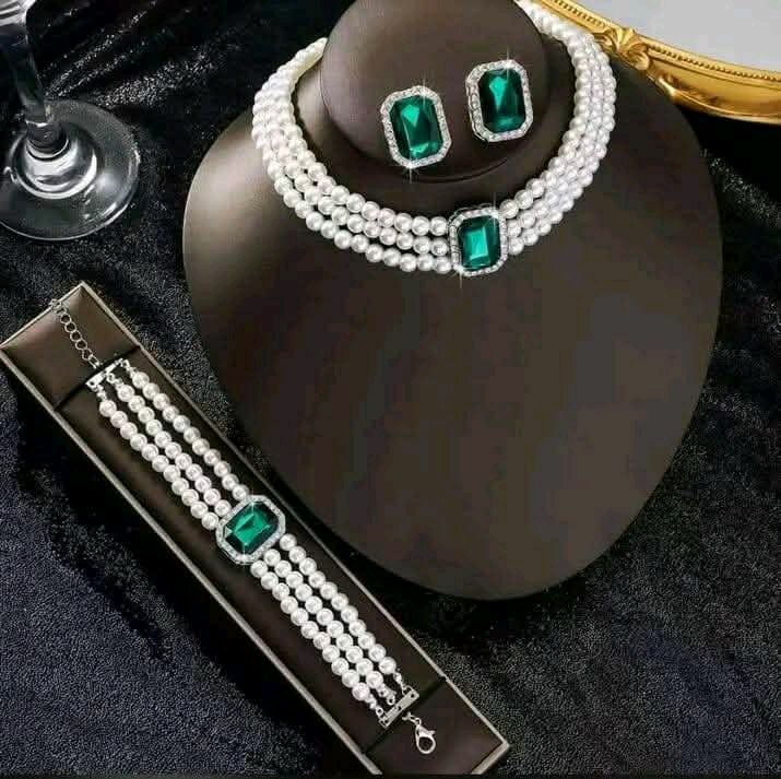 Parure de bijoux perles élégante