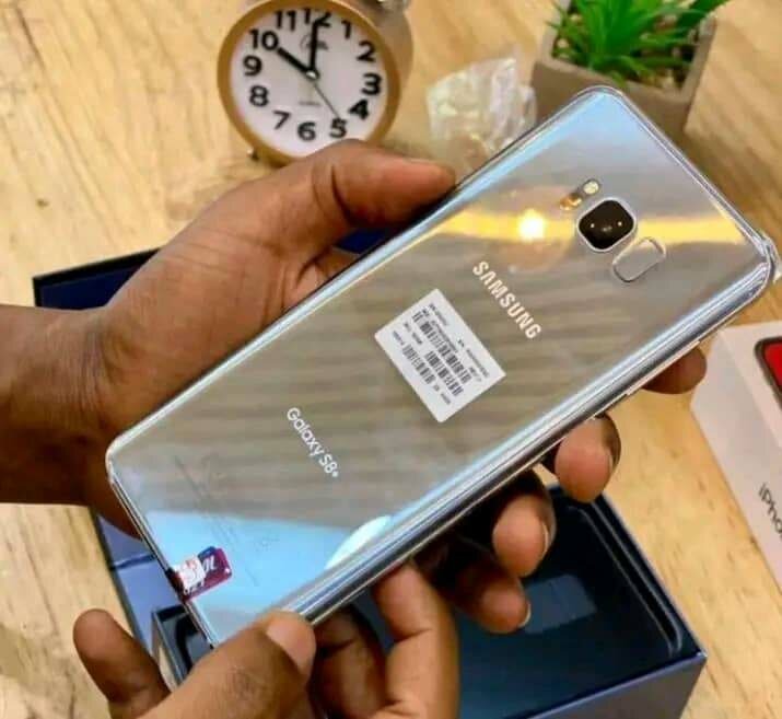 Smartphones modernes divers