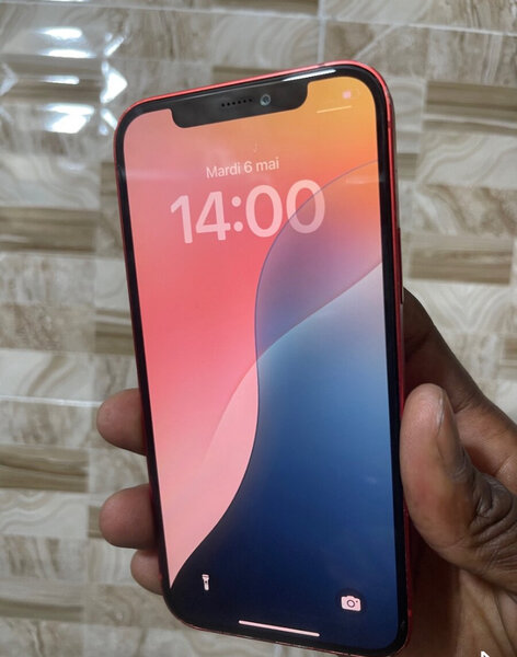 iPhone 12 simple