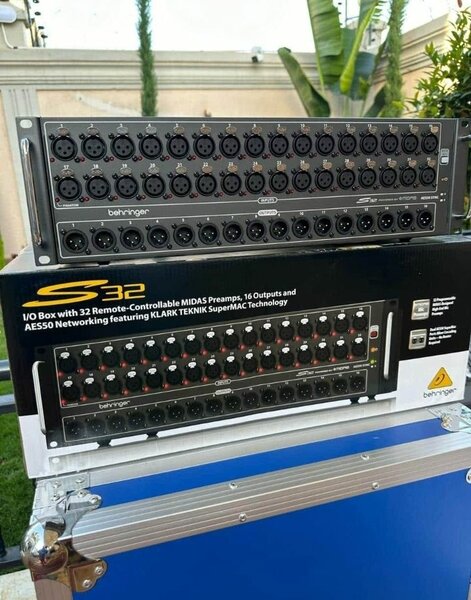 Interface audio Behringer S32